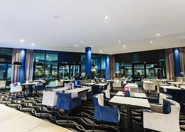 Hotel Alliance Palais Des Congres 3*